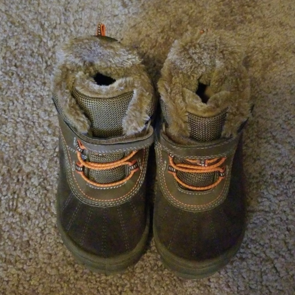 Kids OshKosh brown boots